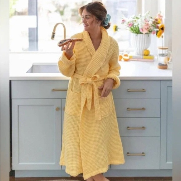 One Wednesday for Jilly Box Yellow Waffle Knit Robe - Picture 2 of 10